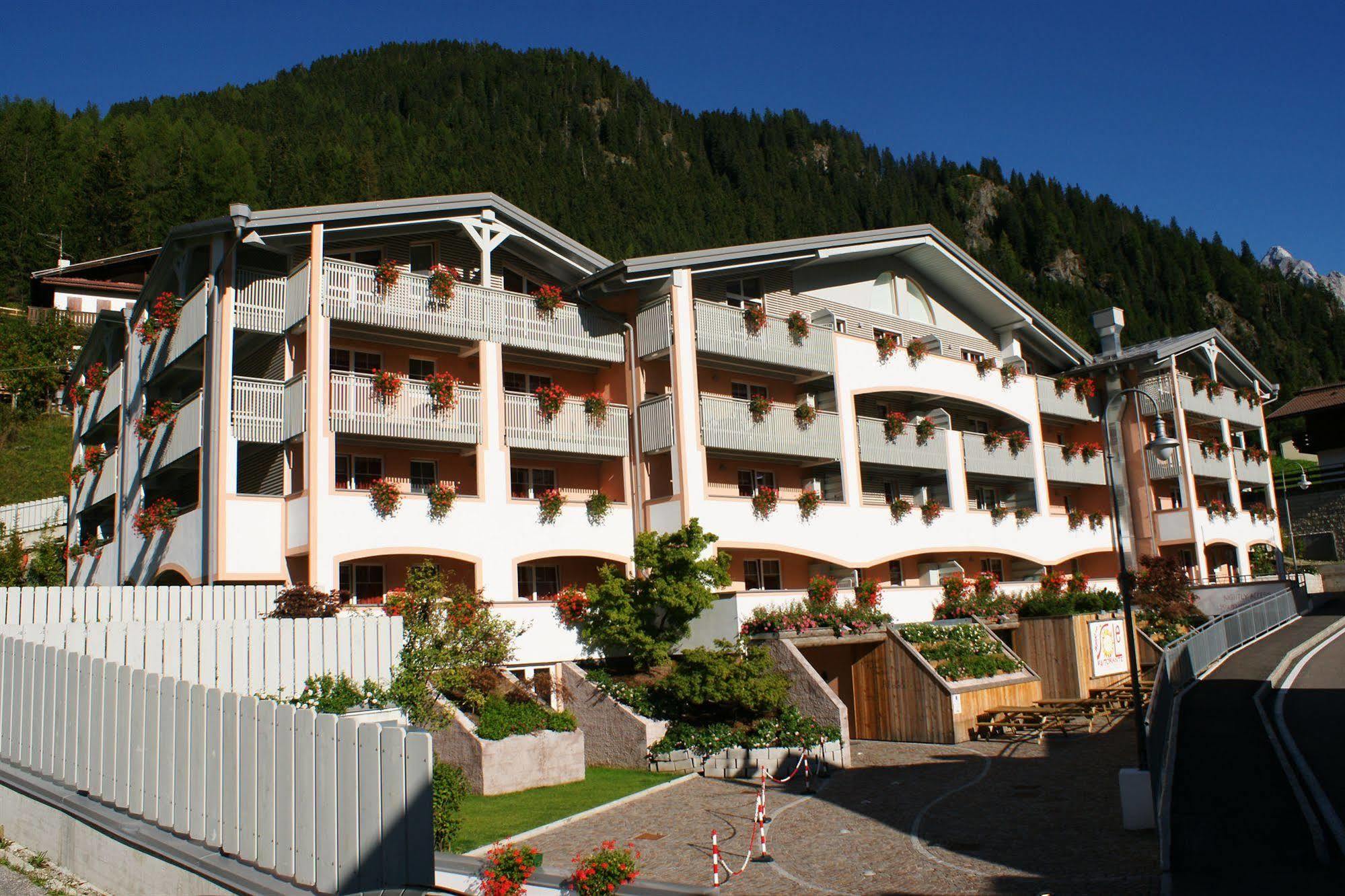 Al Sole Clubresidence Canazei Exterior foto
